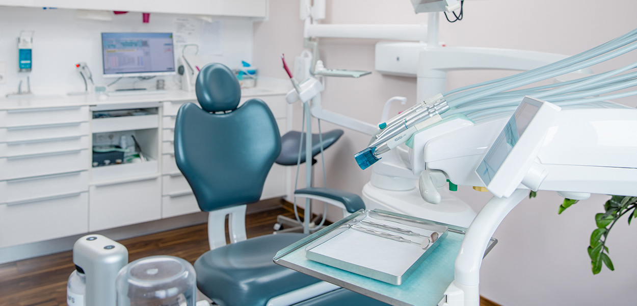 Schöne Zähne in Rheinfelden: Bleaching, Keramikkronen u.v.m.  